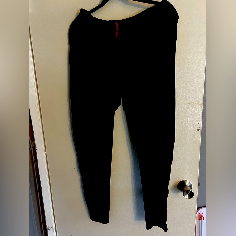 Spanx Ready To Wow Velvet Leggings In black Size 2XL